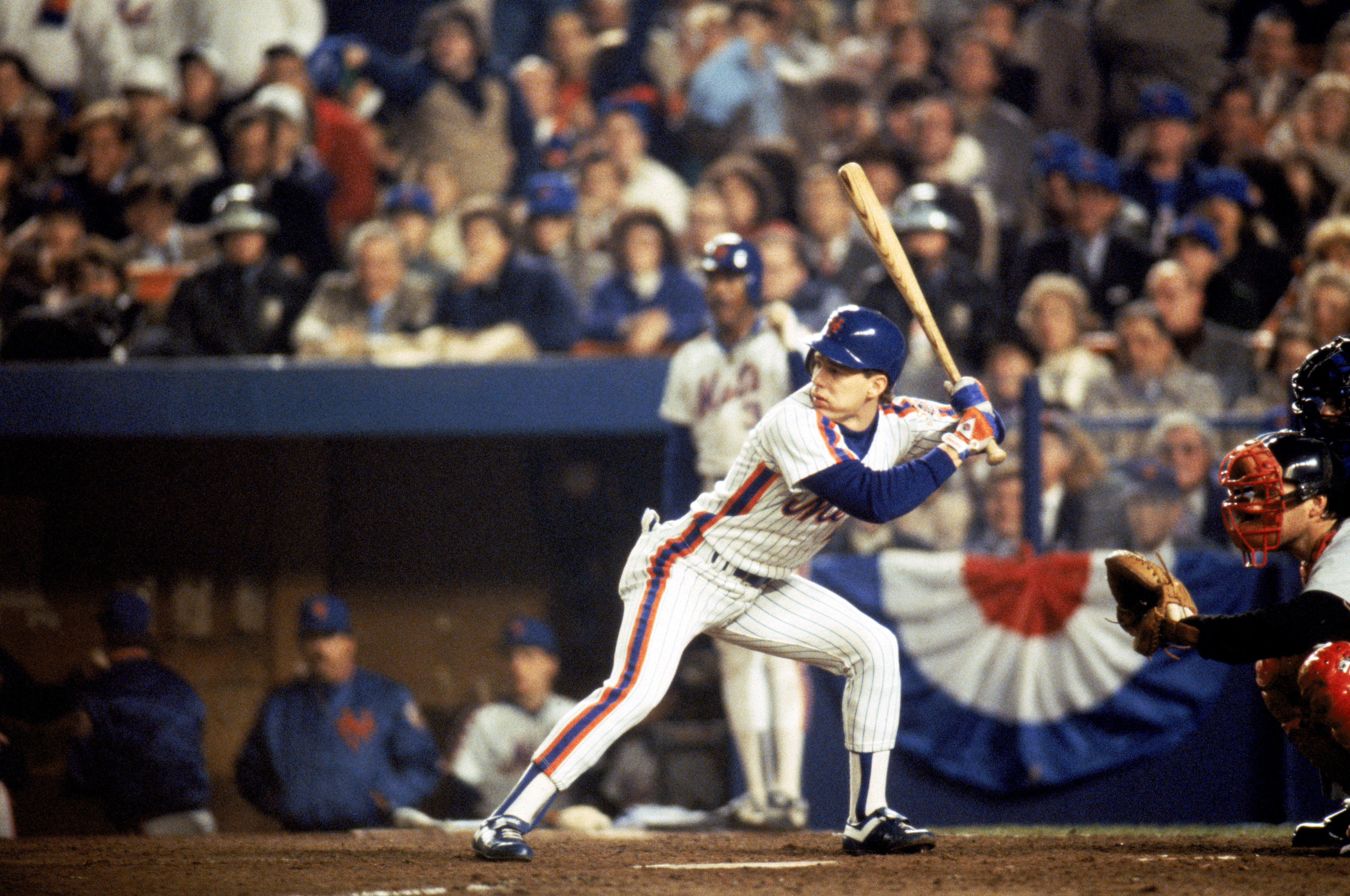FLUSHING, NY - OCTOBER 27:  Outfielder Lenny Dykstra #4 of the New York Mets at bat during game 7 of the 1986 World Series against the Boston Red Sox at Shea Stadium on October 27, 1986 in Flushing, New York. The Mets won the series 4-3.  (Photo by T.G. H