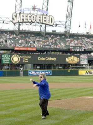 Bunny's Network on X: Bad Bunny hoy en el MLB All Star Celebrity