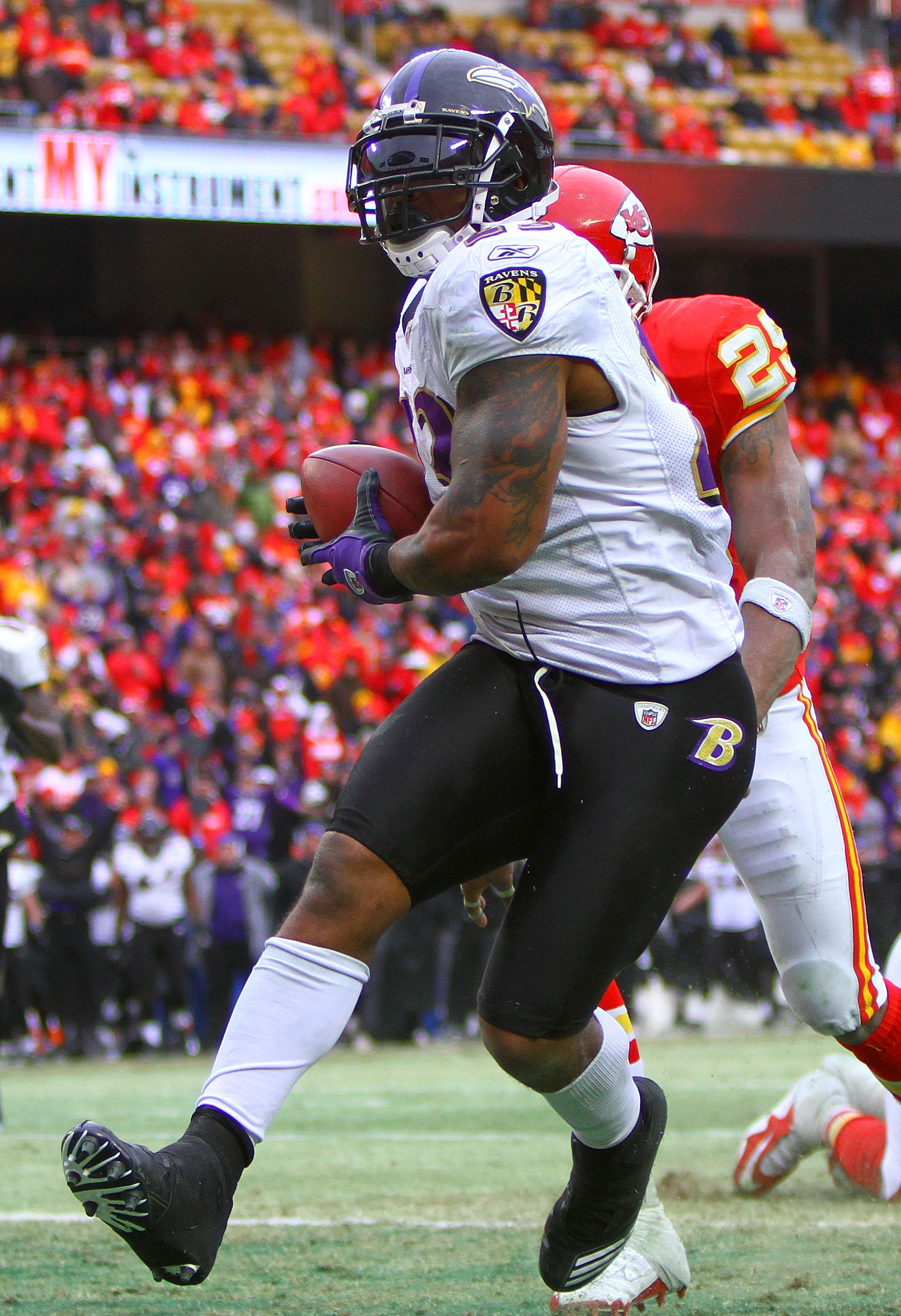 KANSAS CITY, MO - JANUARY 09:  Running back Willis McGahee #23 of the Baltimore Ravens scores a touchdown in the fourth quarter of the 2011 AFC wild card playoff game against the Kansas City Chiefs at Arrowhead Stadium on January 9, 2011 in Kansas City, M