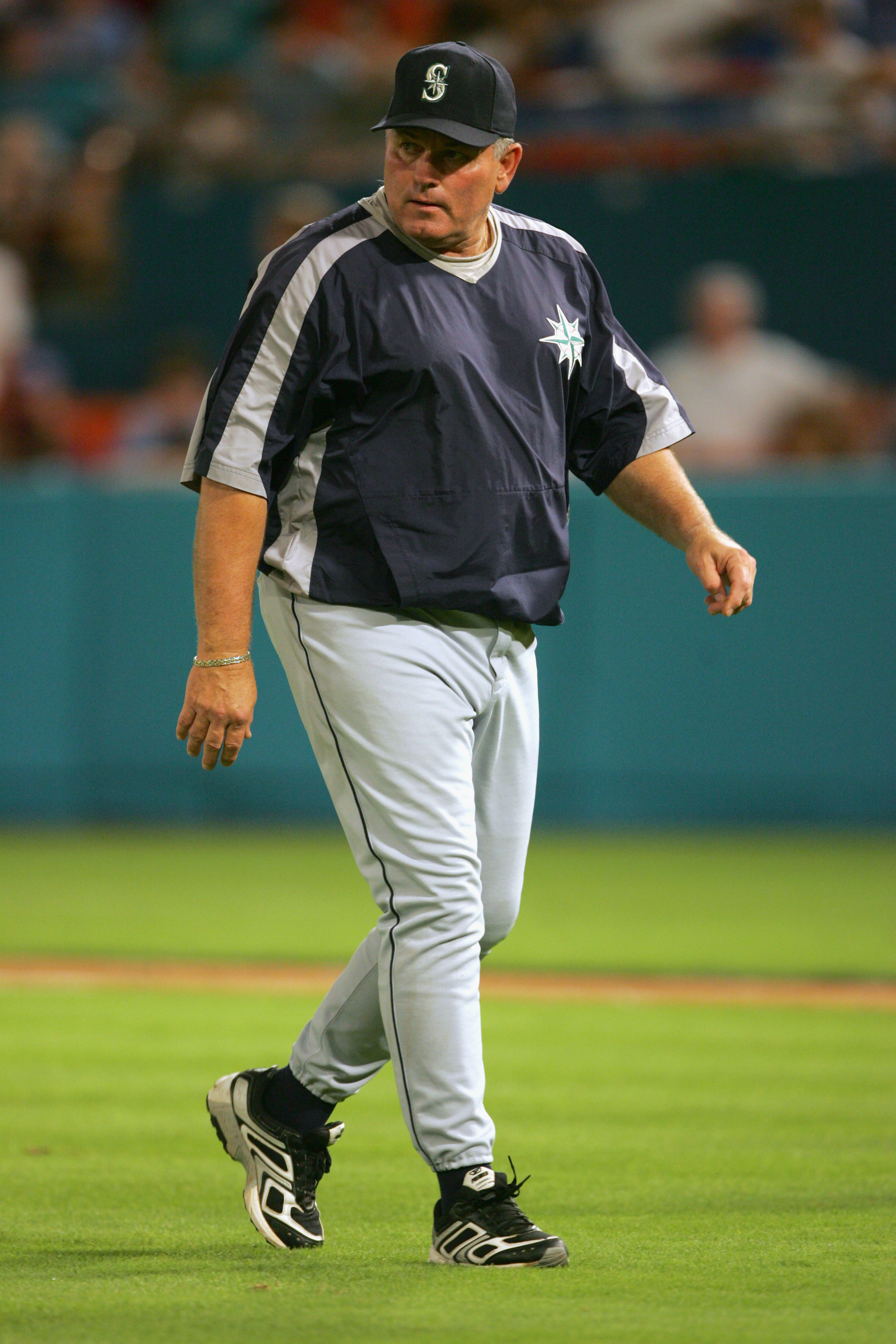 MIAMI, FL - JUNE 8:  Manager Mike Hargrove #21 of the Seattle Mariners walks on the field during the game against the Florida Marlins on June 8, 2005 at Dolphin Stadium in Miami, Florida.  The Marlins won 5-4.  (Photo by Jamie Squire/Getty Images))