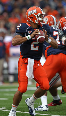 CHAMPAIGN, IL - OCTOBER 02: Nathan Scheelhaase #2 of the Illinois Fighting Illini looks for a receiver against the Ohio State Buckeyes at Memorial Stadium on October 2, 2010 in Champaign, Illinois. Ohio State defeated Illinois 24-13. (Photo by Jonathan Da