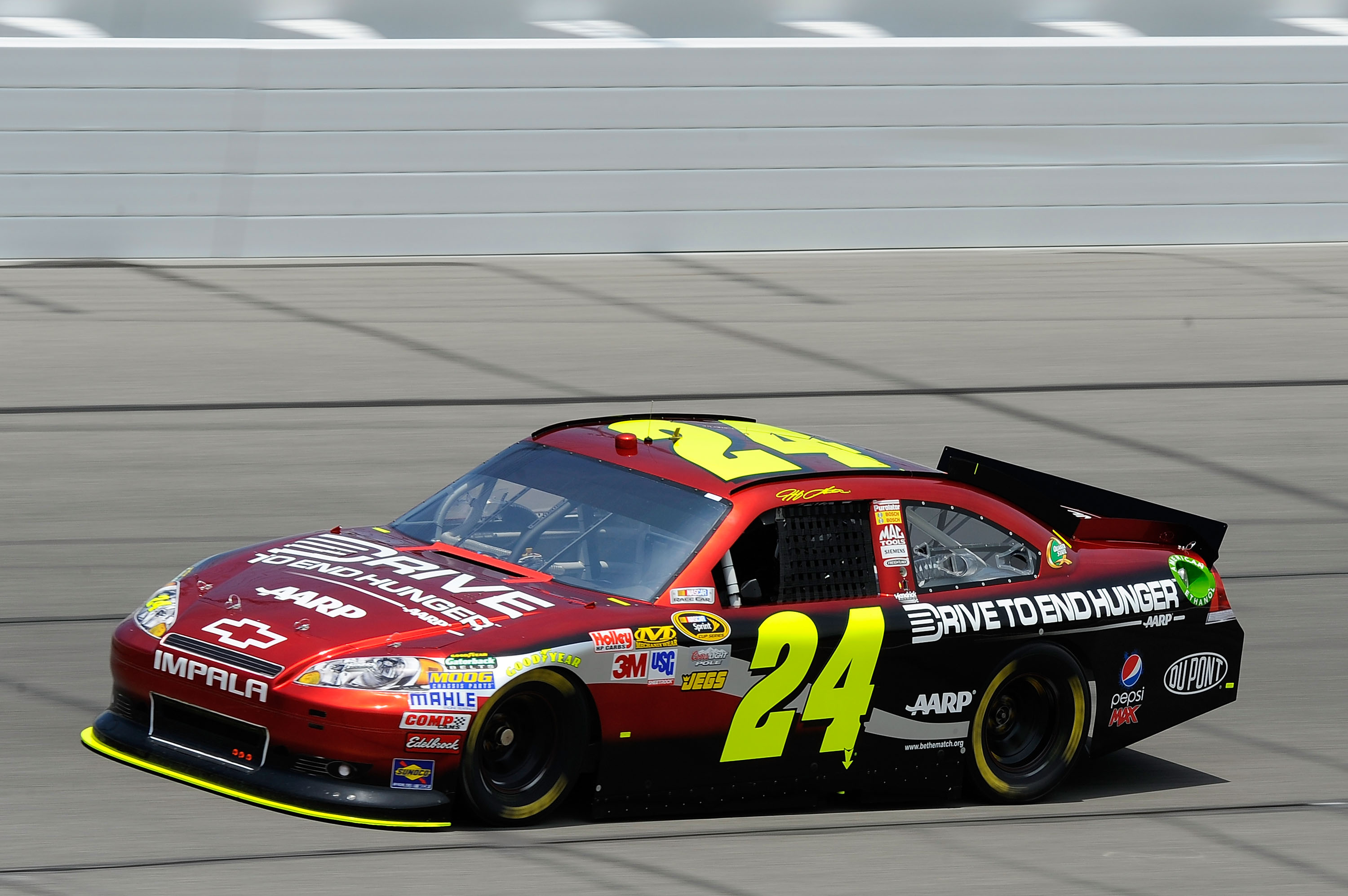 KANSAS CITY, KS - JUNE 03:  Jeff Gordon drives the #24 Drive to End Hunger Chevrolet during practice for the NASCAR Sprint Cup Series STP 400 at Kansas Speedway on June 3, 2011 in Kansas City, Kansas.  (Photo by Jared C. Tilton/Getty Images for NASCAR)