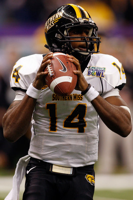 NEW ORLEANS - DECEMBER 20: Quarterback Martevious Young #14 of the Southern Miss Golden Eagles looks to throw a pass against the Middle Tennessee Blue Raiders during the R+L Carriers New Orleans Bowl at the Louisiana Superdome on December 20, 2009 in New