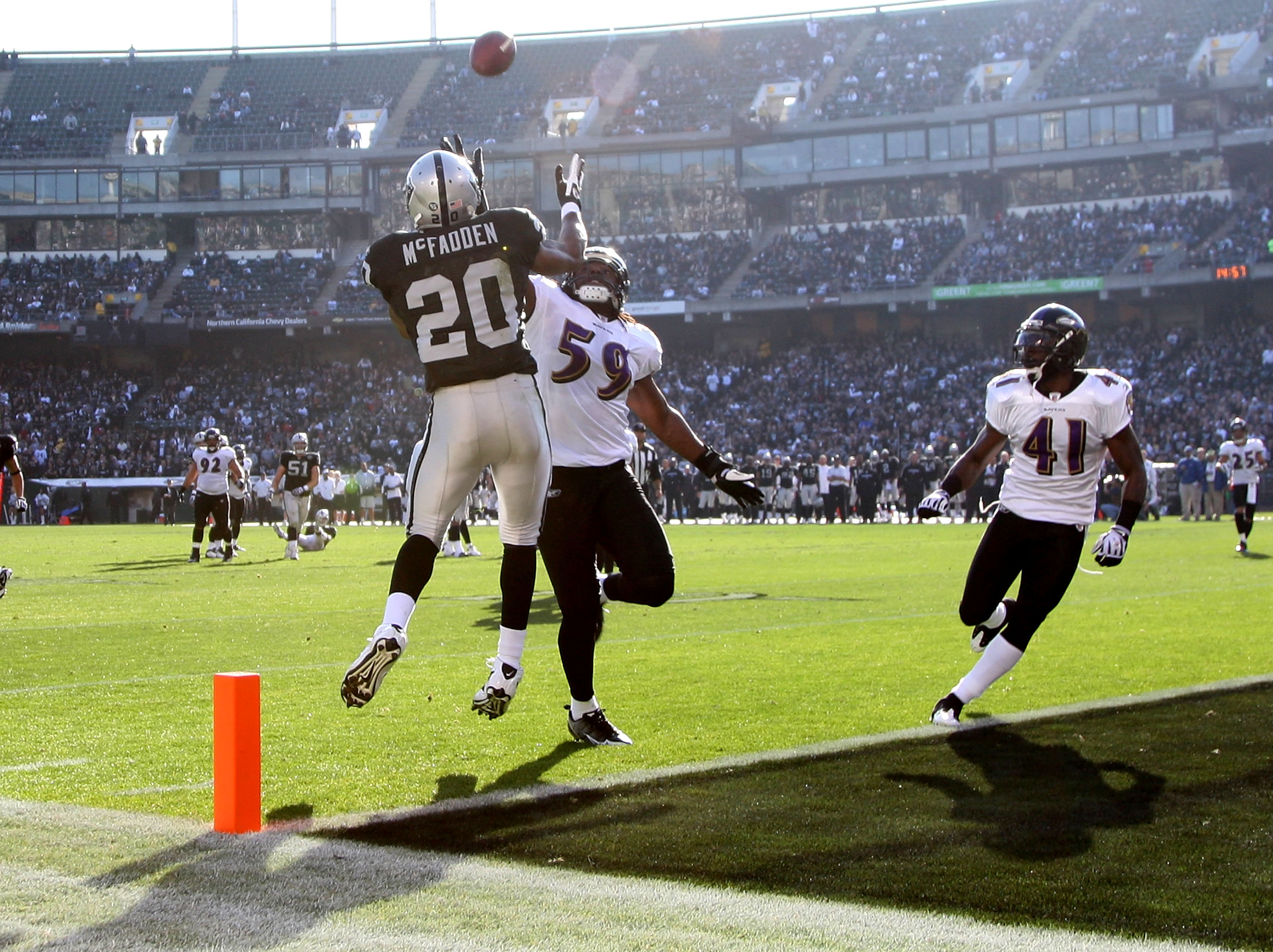 Oakland's Darren McFadden runs wild in Jaguars' victory