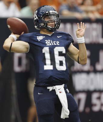 HOUSTON - SEPTEMBER 04: Quarterback Taylor McHargue #16 of the Rice Owls throws downfield against the Texas Limghorns> at Reliant Stadium on September 4, 2010 in Houson, Texas. (Photo by Bob Levey/Getty Images)