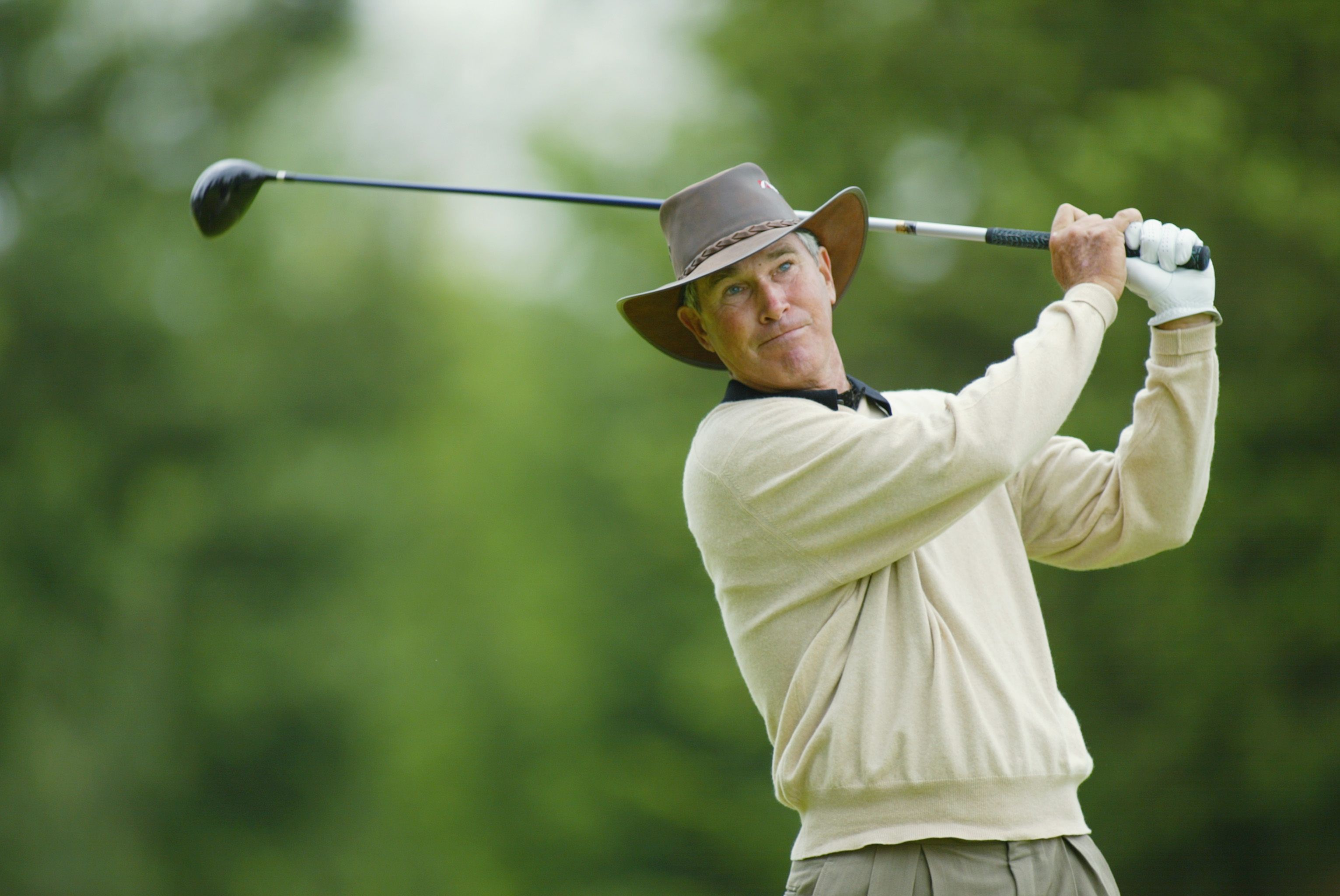 Miguel Angel Jimenez stretching routine at Firestone