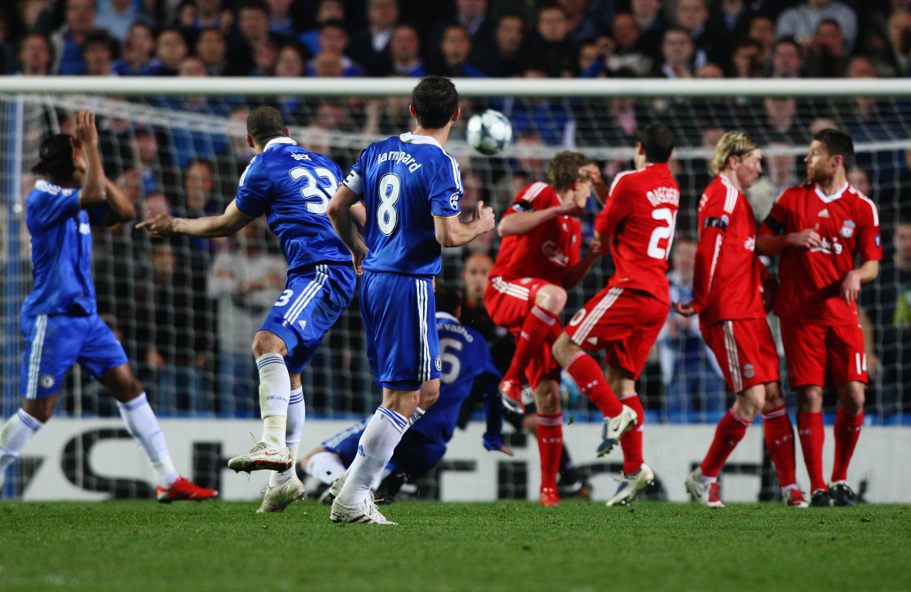 LONDON, ENGLAND - APRIL 14: Alex of Chelsea scores his team's second goal during the UEFA Champions League Quarter Final Second Leg match between Chelsea and Liverpool at Stamford Bridge on April 14, 2009 in London, England.  (Photo by Ryan Pierse/Getty I