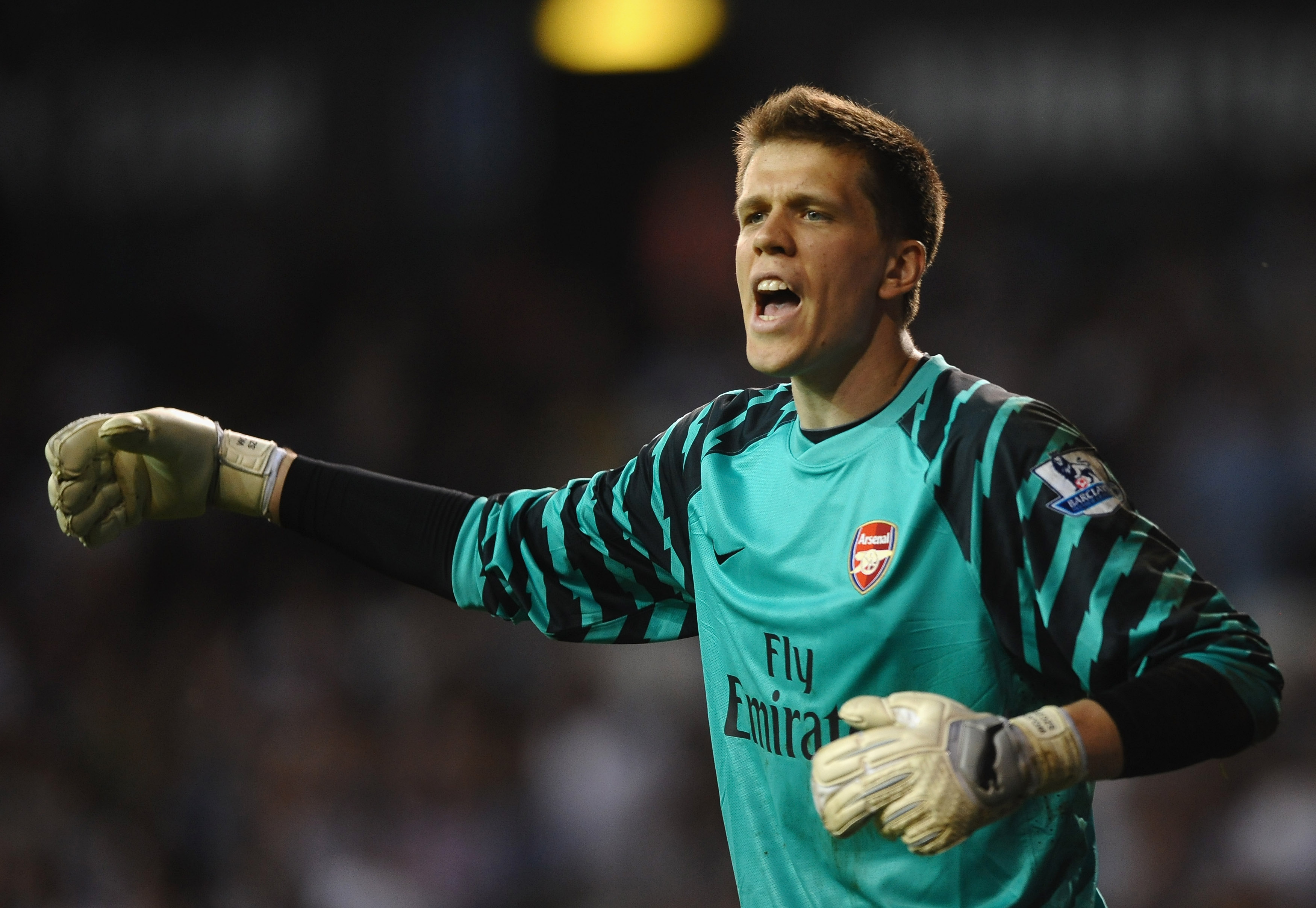 LONDON, ENGLAND - APRIL 20:  Wojciech Szczesny of Arsenal in action during the Barclays Premier League match between Tottenham Hotspur and Arsenal at White Hart Lane on April 20, 2011 in London, England.  (Photo by Laurence Griffiths/Getty Images)