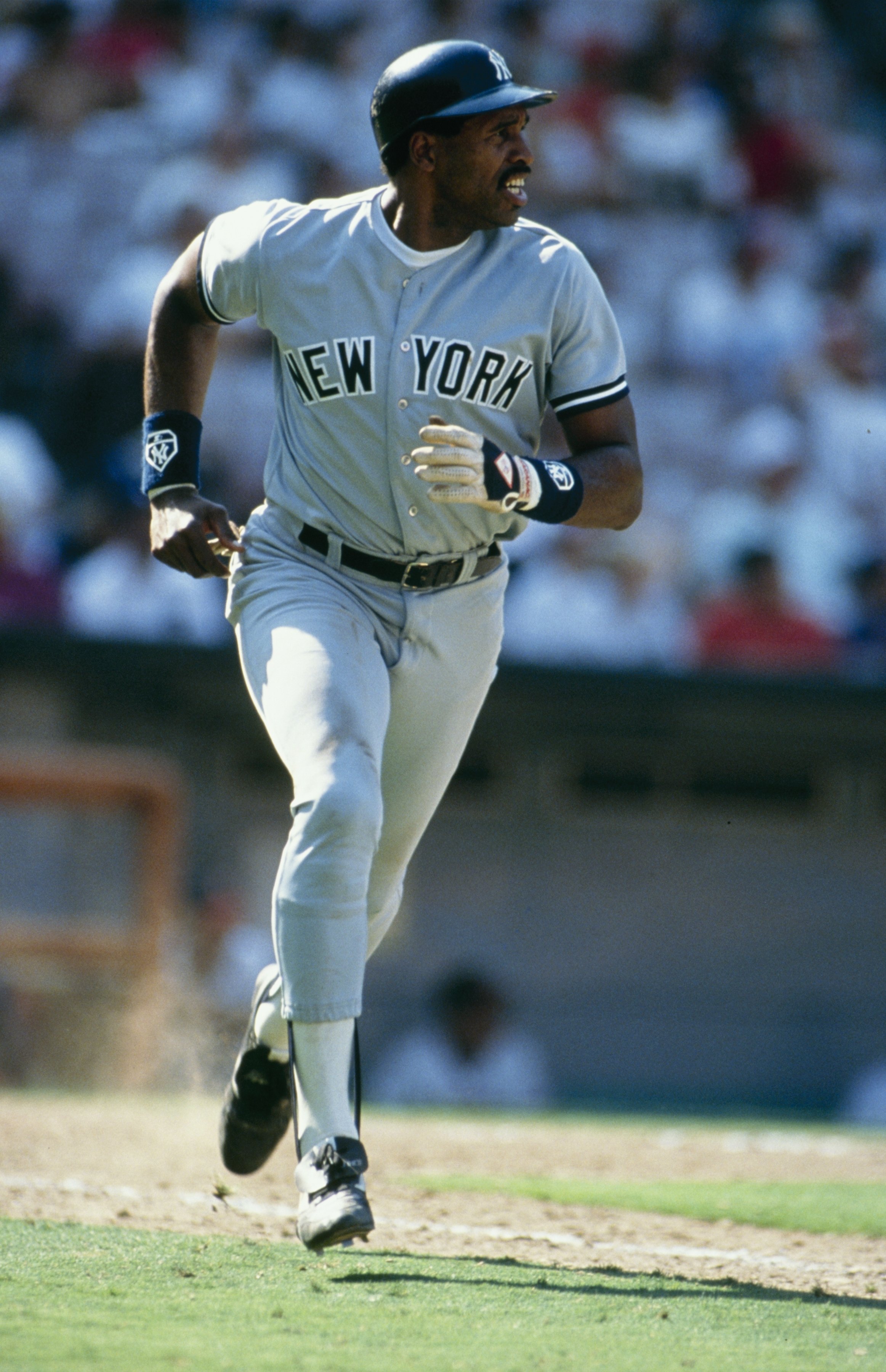 UNDATED:  Dave Winfield of the New York Yankees runs to first base. (Photo by V.J. Lovero/Getty Images)