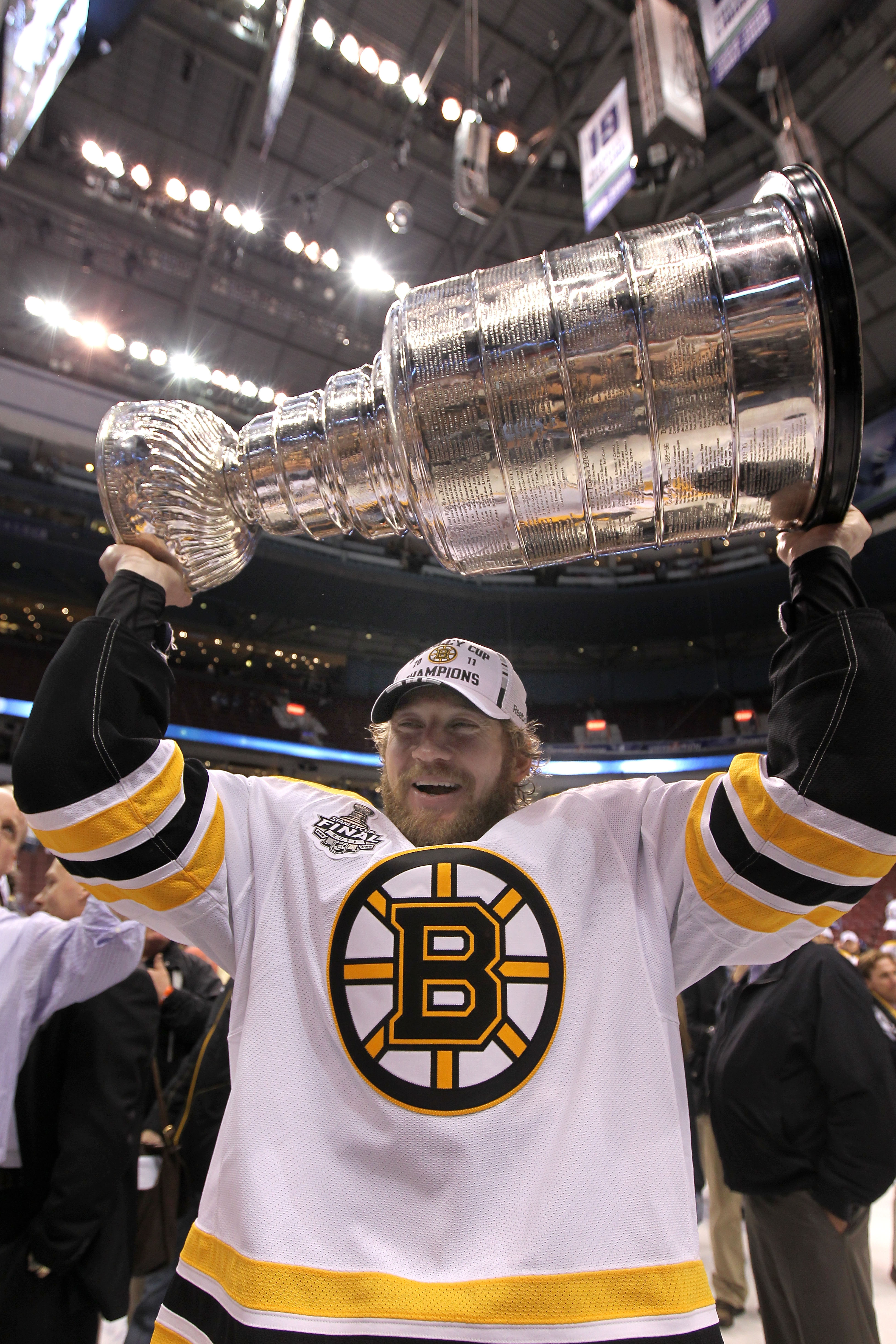 Mark Recchi will get a chance to re-live Bruins' 2011 Stanley Cup win
