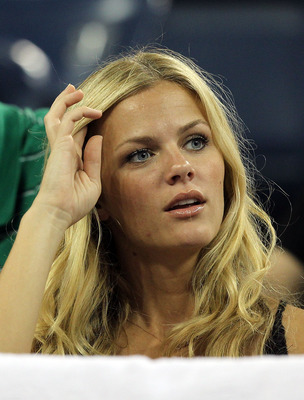 NEW YORK - SEPTEMBER 01:  Model Brooklyn Decker attends day three of the 2010 U.S. Open at the USTA Billie Jean King National Tennis Center on September 1, 2010 in the Flushing neighborhood of the Queens borough of New York City.  (Photo by Al Bello/Getty