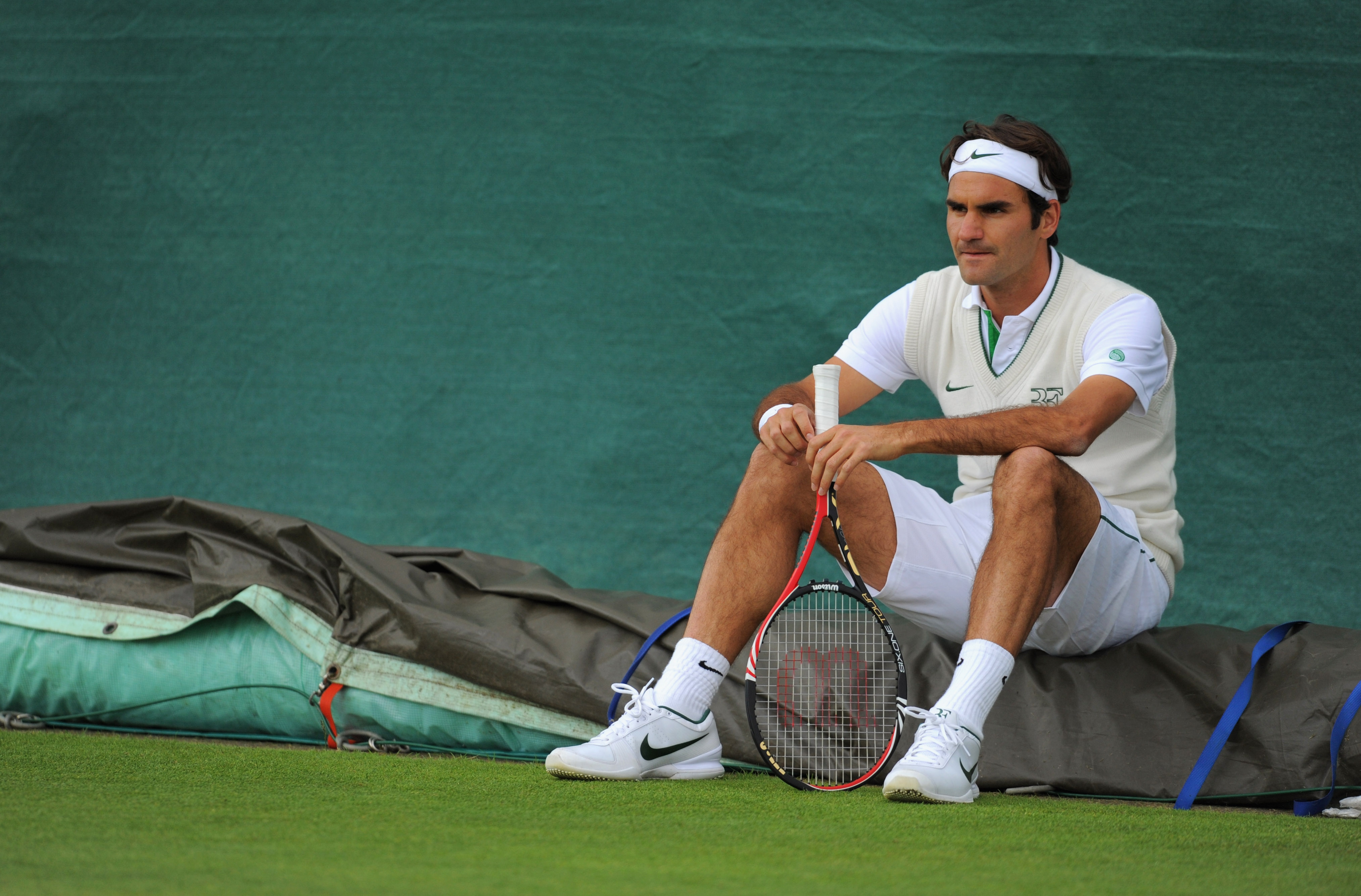 What makes Wimbledon one of the most prestigious and famous tennis tournaments?
