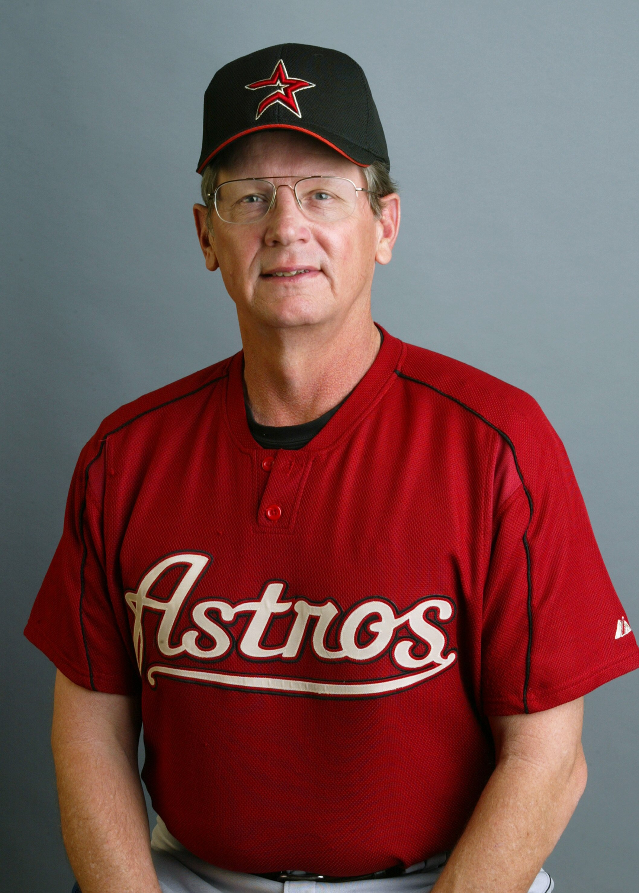 Houston Astros pitching coach Burt Hooten, left, talks to pitcher