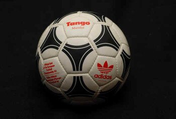 adidas_tango_Mundial_display_image.jpg