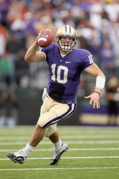 SEATTLE - SEPTEMBER 19: Quarterback Jake Locker #10 of the Washington Huskies looks to pass the ball against the USC Trojans on September 19, 2009 at Husky Stadium in Seattle, Washington. The Huskies defeated the Trojans 16-13. (Photo by Otto Greule Jr/G