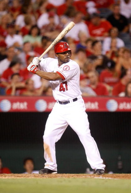 ANAHEIM, CA - AUGUST 29:  Howie Kendrick #47 of the Los Angeles Angels of Anaheim bats against the Oakland Athletics at Angel Stadium on August 29, 2009 in Anaheim, California. The Athletics defeated the Angels 4-3.  (Photo by Jeff Gross/Getty Images)