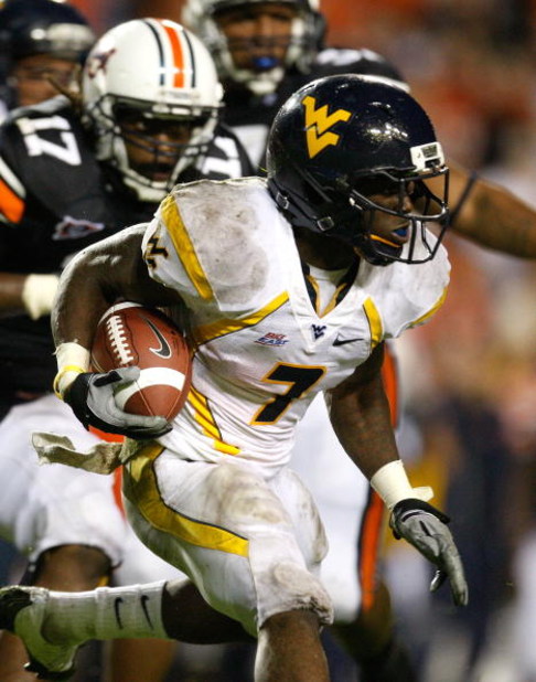 AUBURN, AL - SEPTEMBER 19:  Noel Devine #7 of the West Virginia Mountaineers against the Auburn Tigers at Jordan-Hare Stadium on September 19, 2009 in Auburn, Alabama.  (Photo by Kevin C. Cox/Getty Images)