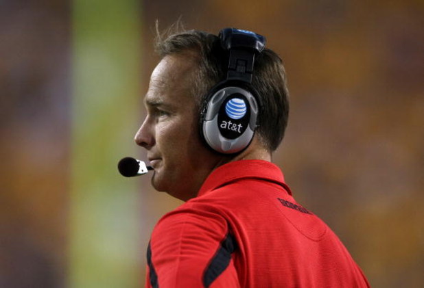TEMPE, AZ - SEPTEMBER 20:  Head coach Mark Richt of the Georgia Bulldogs works on the sidelines during the game against the Arizona State Sun Devils on September 20, 2008 at Sun Devil Stadium in Tempe, Arizona.  Georgia won 27-10.  (Photo by Stephen Dunn/