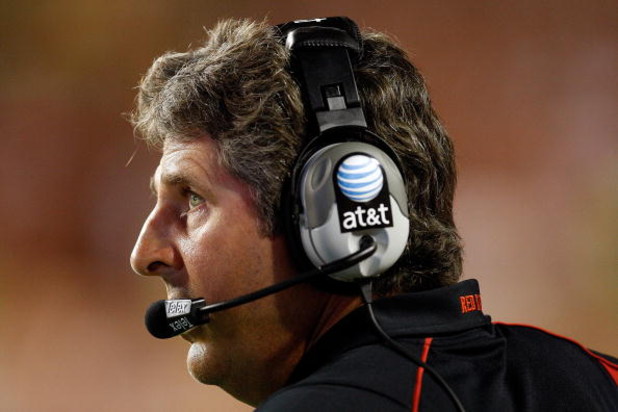 AUSTIN, TX - SEPTEMBER 19:  Head coach Mike Leach of the Texas Tech Red Raiders during play against the Texas Longhorns at Darrell K Royal-Texas Memorial Stadium on September 19, 2009 in Austin, Texas.  (Photo by Ronald Martinez/Getty Images)