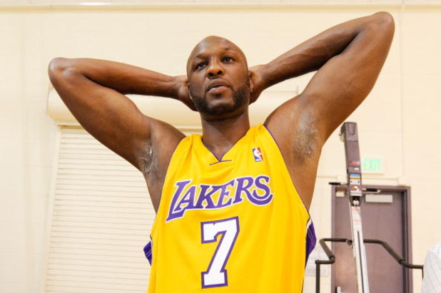 EL SEGUNDO, CA - SEPTEMBER 29:  Lamar Odom #7 of the Los Angeles Lakers takes a break during Lakers media day at the Lakers training facility on September 29, 2009 in El Segundo, California.  NOTE TO USER: User expressly acknowledges and agrees that, by d
