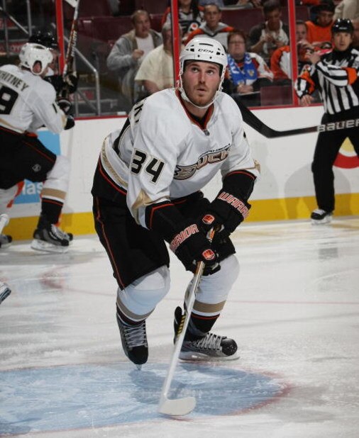 PHILADELPHIA - OCTOBER 10: James Wisniewski #34 of the Anaheim Ducks skates against the Philadelphia Flyers at the Wachovia Center on October 10, 2009 in Philadelphia, Pennsylvania. (Photo by Bruce Bennett/Getty Images)