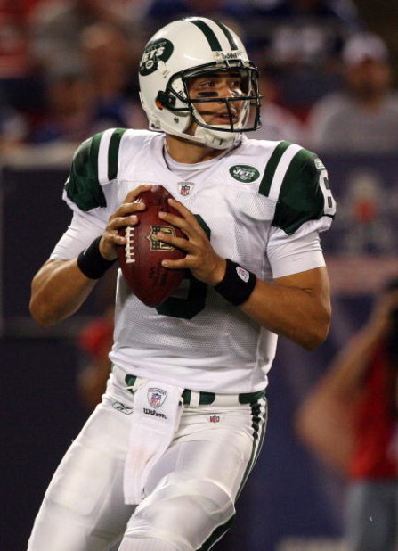 EAST RUTHERFORD, NJ - AUGUST 29: Mark Sanchez #6 of the New York Jets throws a pass against the New York Giants on August 29, 2009 at Giants Stadium in East Rutherford, New Jersey. (Photo by Jim McIsaac/Getty Images)