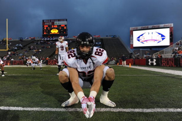MOBILE, AL - JANUARY 24:  Connor Barwin #82 of the North team warms up before the Under Armour Senior Bowl on January 24, 2009 at Ladd-Peebles Stadium in Mobile, Alabama.  (Photo by Ronald Martinez/Getty Images for Under Armour)