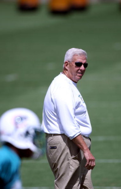 DAVIE, FL - JUNE 06:  Executive Vice President of Football Operations Bill Parcells watches practice on during Miami Dolphins Mini Camp on June 6, 2008 at the Dolphins practice facility in Davie, Florida.  (Photo by Marc Serota/Getty Images)