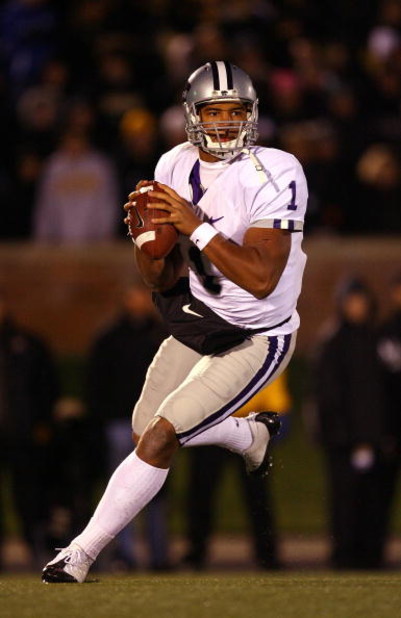 COLUMBIA, MO - NOVEMBER 08:  Quarterback Josh Freeman #1 of the Kansas State Wildcats in action during the game against the Missouri Tigers on November 8, 2008 at Memorial Stadium in Columbia, Missouri.  (Photo by Jamie Squire/Getty Images)