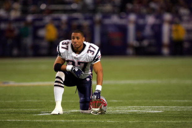 MINNEAPOLIS, MN - OCTOBER 30:  Safety Rodney Harrison #37 of the New England Patriots rests on the field during the game against the Minnesota Vikings on October 30, 2006 at the Metrodome in Minneapolis, Minnesota. The Patriots won 31-7. (Photo by Stephen