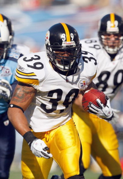 NASHVILLE, TN - DECEMBER 21:   Willie Parker #39 of the Pittsburgh Steelers carries the ball during the game against the Tennessee Titans on December 21, 2008 at LP Field in Nashville, Tennessee. (Photo by: Streeter Lecka/Getty Images)