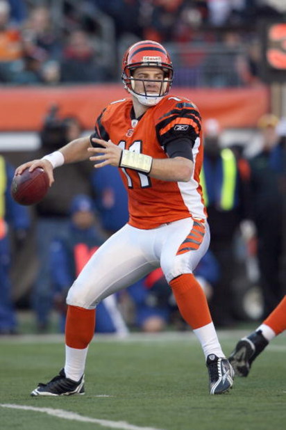 CINCINNATI - DECEMBER 28:  Ryan Fitzpatrick #11 of the Cincinnati Bengals passes the ball during the NFL game against the Kansas City Chiefs on December 28, 2008 at Paul Brown Stadium in Cincinnati, Ohio.  (Photo by Andy Lyons/Getty Images)