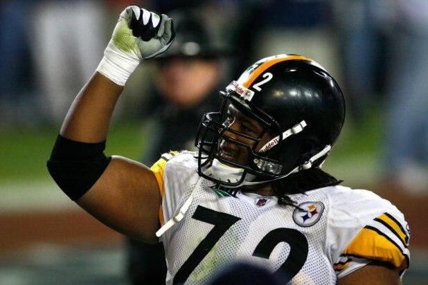 TAMPA, FL - FEBRUARY 01: Darnell Stapleton #72 of the Pittsburgh Steelers celebrates their 27-23 win against the Arizona Cardinals during Super Bowl XLIII on February 1, 2009 at Raymond James Stadium in Tampa, Florida. (Photo by Win McNamee/Getty Images