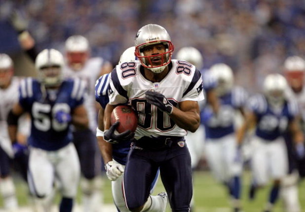 INDIANAPOLIS - JANUARY 21:  Troy Brown #80 of the New England Patriots runs the ball against the Indianapolis Colts during the AFC Championship Game on January 21, 2007 at the RCA Dome in Indianapolis, Indiana.  (Photo by Doug Pensinger/Getty Images)