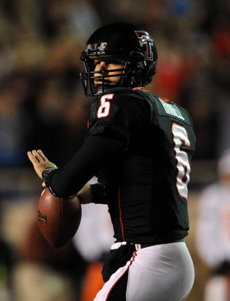 LUBBOCK, TX - NOVEMBER 08:  Quarterback Graham Harrell #6 of the Texas Tech Red Raiders during play against the Oklahoma State Cowboys at Jones AT&T Stadium on November 8, 2008 in Lubbock, Texas.  (Photo by Ronald Martinez/Getty Images)