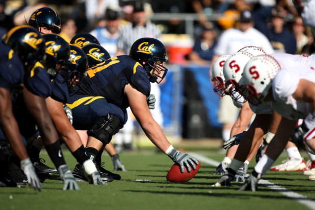 BERKELEY, CA - NOVEMBER 22:   Alex Mack #51 of the California Golden Bears lines up against the Stanford Cardinal during an NCAA football game on November 22, 2008 at Memorial Stadium in Berkeley, California.  (Photo by Jed Jacobsohn/Getty Images)