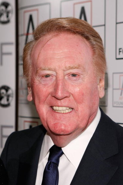 LOS ANGELES, CA - MARCH 09:  Los Angeles Dodgers announcer Vin Scully arrives at the 2009 AFTRA Media and Entertainment Excellence Awards at the Biltmore Hotel on March 9, 2009 in Los Angeles, California.  (Photo by Michael Buckner/Getty Images)