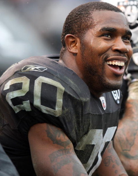 OAKLAND, CA - DECEMBER 21:  Darren McFadden #20 of the Oakland Raiders looks on against the Houston Texans during an NFL game on December 21, 2008 at the Oakland-Alameda County Coliseum in Oakland, California.  (Photo by Jed Jacobsohn/Getty Images)