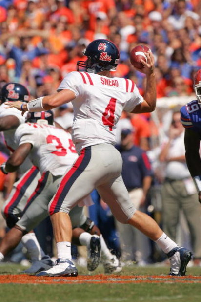 GAINESVILLE, FL - SEPTEMBER 27:  Quarterback Jevan Snead #4 Mississippi Rebels passes the ball during the game against the Florida Gators during the game at Ben Hill Griffin Stadium on September 27, 2008 in Gainesville, Florida.  (Photo by Sam Greenwood/G