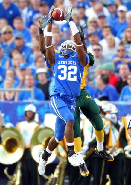 LEXINGTON, KY - SEPTEMBER 06:  Trevard Lindley #32 of the Kentucky Widcats intercepts a pass during the game against the Norfolk State Spartans at Commonwealth Stadium on September 6, 2008 in Lexington, Kentucky  (Photo by Andy Lyons/Getty Images)