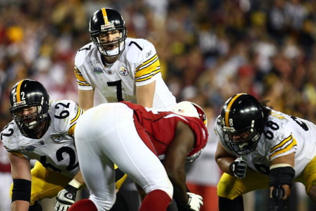 TAMPA, FL - FEBRUARY 01:  Quarterback Ben Roethlisberger #7 of the Pittsburgh Steelers under center against the Arizona Cardinals during Super Bowl XLIII on February 1, 2009 at Raymond James Stadium in Tampa, Florida.  (Photo by Chris McGrath/Getty Images
