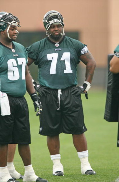 PHILADELPHIA - MAY 1: Offensive tackle Jason Peters #71 of the Philadelphia Eagles practices during minicamp at the NovaCare Complex on May 1, 2009 in Philadelphia, Pennsylvania. (Photo by Hunter Martin/Getty Images)