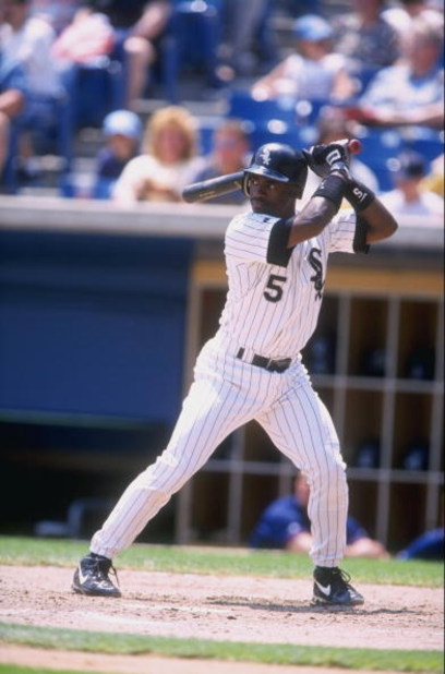 21 Jun 1998:  Ray Durham #5 of the Chicago White Sox in action during a game against the Minnesota Twins at Comisky Park in Chicago, Illinois. The Twins defeated the White Sox 6-1. Mandatory Credit: David Seelig  /Allsport