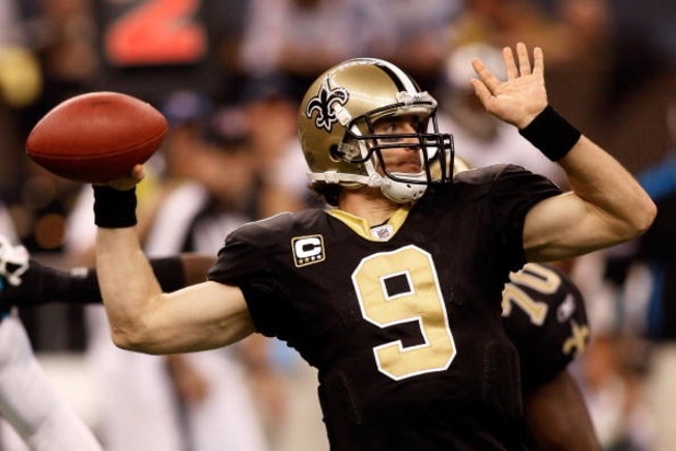 NEW ORLEANS - DECEMBER 28: Drew Brees #9 of the New Orleans Saints looks to throw a pass against the Carolina Panthers on December 28, 2008 at the Superdome in New Orleans, Louisiana. (Photo by Chris Graythen/Getty Images)