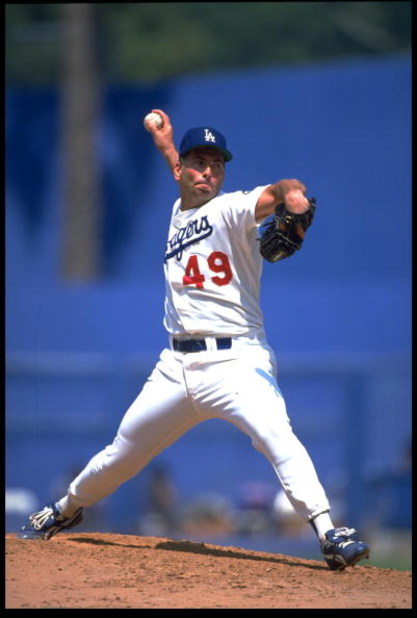 18 JUL 1993:  TOM CANDIOTTI PITCHES FOR THE LOS ANGELES DODGERS DURING THEIR GAME AGAINST THE MONTREAL EXPOS AT DODGER STADIUM IN LOS ANGELES, CALIFORNIA.  MANDATORY CREDIT: J.D. CUBAN/ALLSPORT.