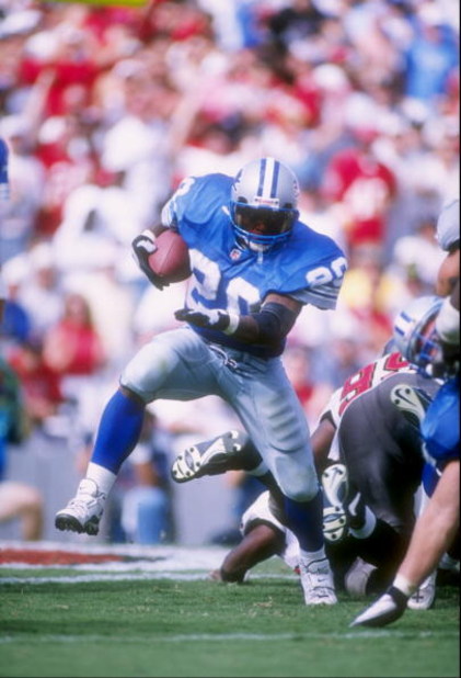 12 Oct 1997:  Running back Barry Sanders of the Detroit Lions runs with the ball during a game against the Tampa Bay Buccaneers at Houlihan''s Stadium in Tampa, Florida.  The Lions won the game 27-3. Mandatory Credit: Scott Halleran  /Allsport