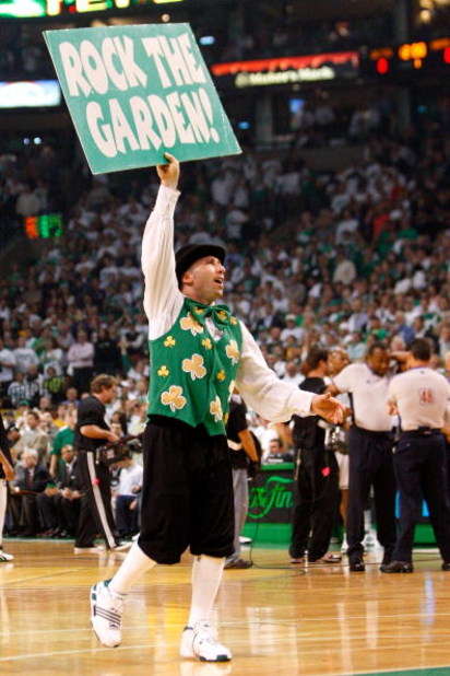 BOSTON - JUNE 05:  Lucky the Leprechaun, the mascot for the Boston Celtics, fires up the crowd before the start of Game One of the 2008 NBA Finals against the Los Angeles Lakers on June 5, 2008 at TD Banknorth Garden in Boston, Massachusetts. NOTE TO USER