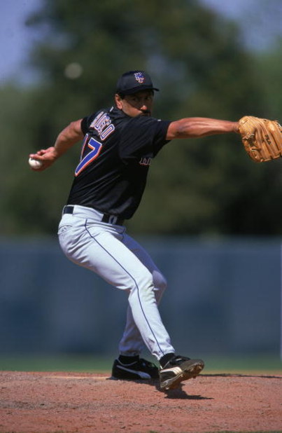9 Mar 2000:  Jesse Orosco #47 of the New York Mets winds back to pitch the ball during the Spring Training Game against the Houston Astros at Olceola County Stadium in Kissimmee, Florida. Mandatory Credit: Andy Lyons  /Allsport