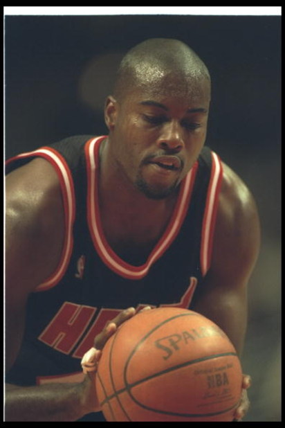 1 Mar 1995:  Forward Glen Rice of the Miami Heat prepares to shoot the ball during a game against the Chicago Bulls at the United Center in Chicago, Illinois.  The Bulls won the game, 111-85. Mandatory Credit: Jonathan Daniel  /Allsport