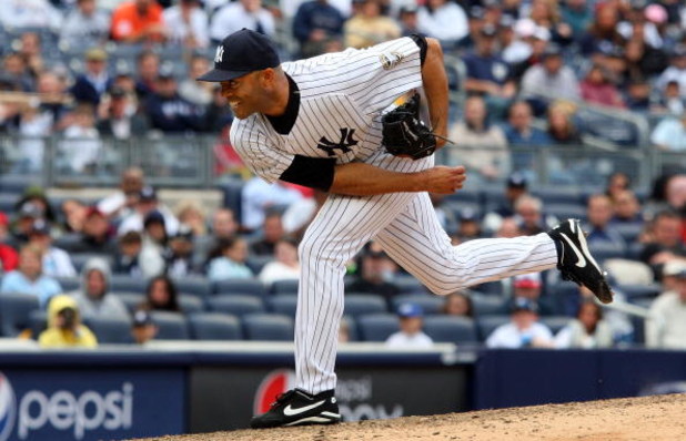 NEW YORK - MAY 17:  Mariano Rivera #42 of the New York Yankees pitches against the Minnesota Twins on May 17, 2009 at Yankee Stadium in the Bronx borough of New York City.  (Photo by Jim McIsaac/Getty Images)